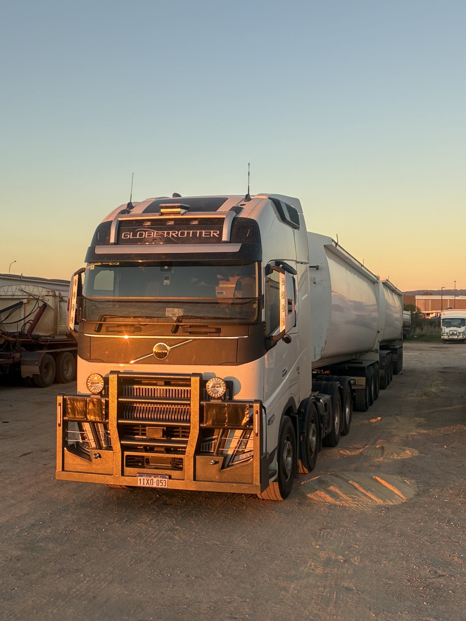 BJ Group Volvo FH16 Globetrotter at sunset